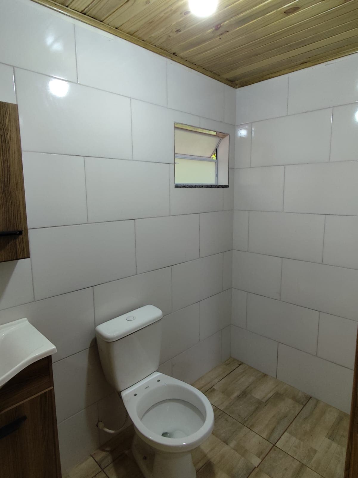 Banheiro completo entregue no padrão chave na mão